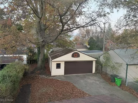 Exterior - 175 E 212th St, Euclid, OH 44123 photo 5 of 6