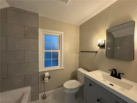Bath - 175 E 212th St, Euclid, OH 44123 photo 3 of 4