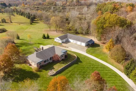7199 Blough Ave SW, Navarre, OH 44662