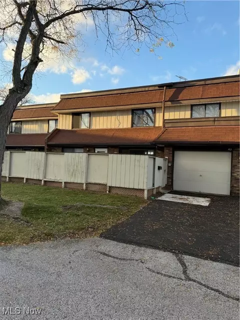 9956 Johnnycake Ridge Rd #A09, Concord, OH 44077