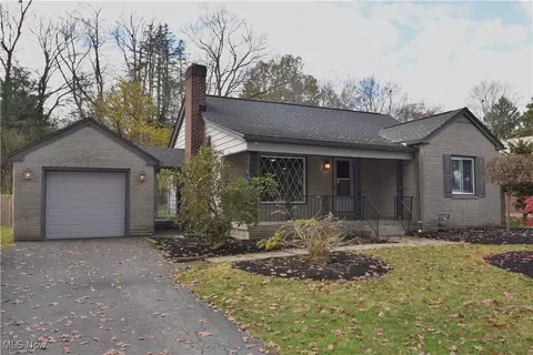 948 Wilkinson Ave, Youngstown, OH 44509