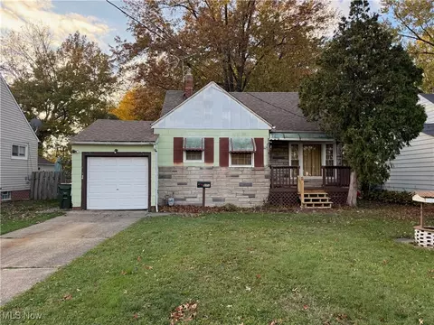 372 Fairway Blvd, Willowick, OH 44095