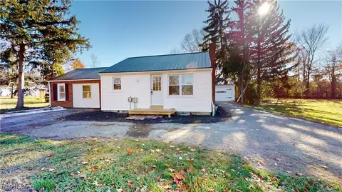 15245 Georgia Rd, Middlefield, OH 44062