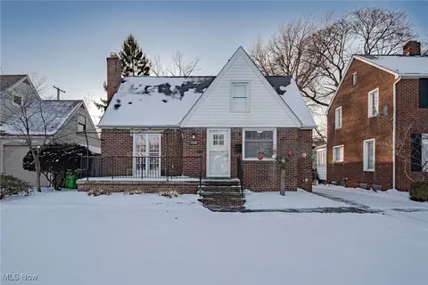 134 Sunnycliff Dr, Euclid, OH 44123