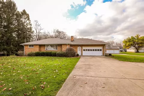 6495 Wall St, Ravenna, OH 44266