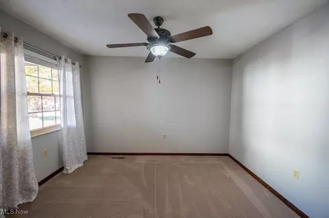 Bedroom - 155 Doolin Dr, Williamstown, WV 26187 photo 3 of 6