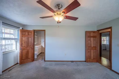 Bedroom - 155 Doolin Dr, Williamstown, WV 26187 photo 2 of 6