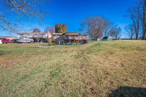 Exterior - 155 Doolin Dr, Williamstown, WV 26187 photo 4 of 5