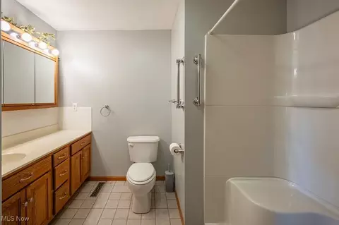 Bath - 155 Doolin Dr, Williamstown, WV 26187 photo 2 of 6