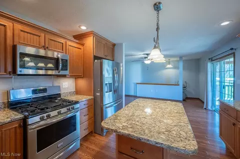 Kitchen - 155 Doolin Dr, Williamstown, WV 26187 photo 3 of 6