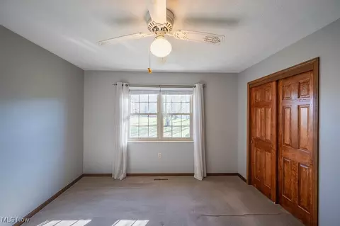 Bedroom - 155 Doolin Dr, Williamstown, WV 26187 photo 5 of 6