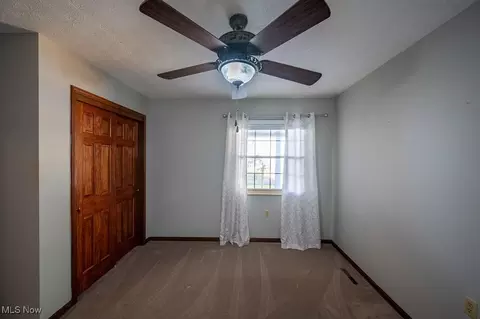 Bedroom - 155 Doolin Dr, Williamstown, WV 26187 photo 4 of 6