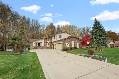4800 Lisa Ln, North Royalton, OH 44133