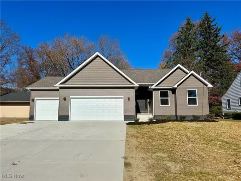1354 Clark St, Niles, OH 44446
