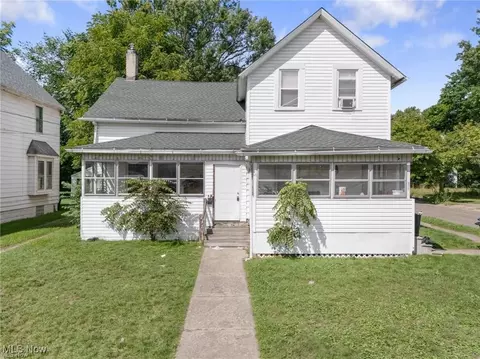 676 Carlysle St, Akron, OH 44310