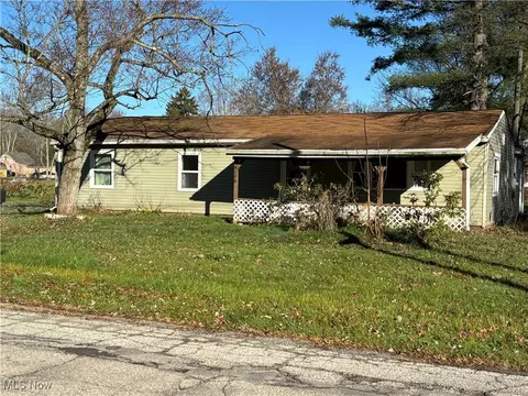 4108 Turner Rd, Leavittsburg, OH 44430