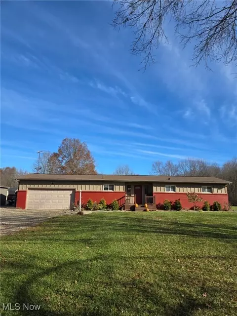21636 Lexington Rd, Alliance, OH 44601