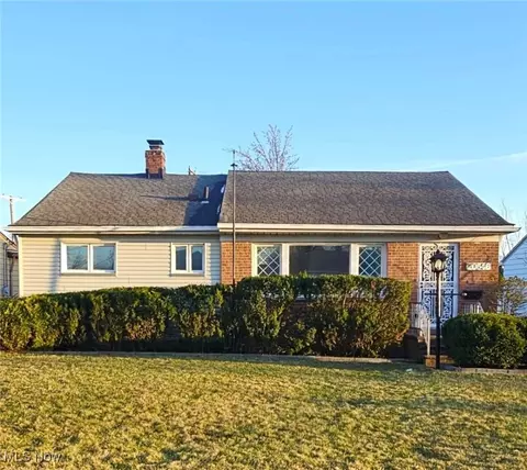 20646 Bowling Green Rd, Maple Heights, OH 44137