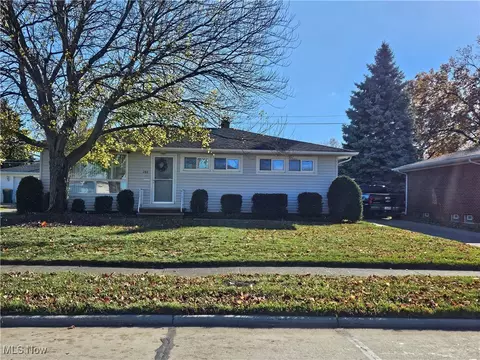 288 E Meadowlawn Blvd, Seven Hills, OH 44131