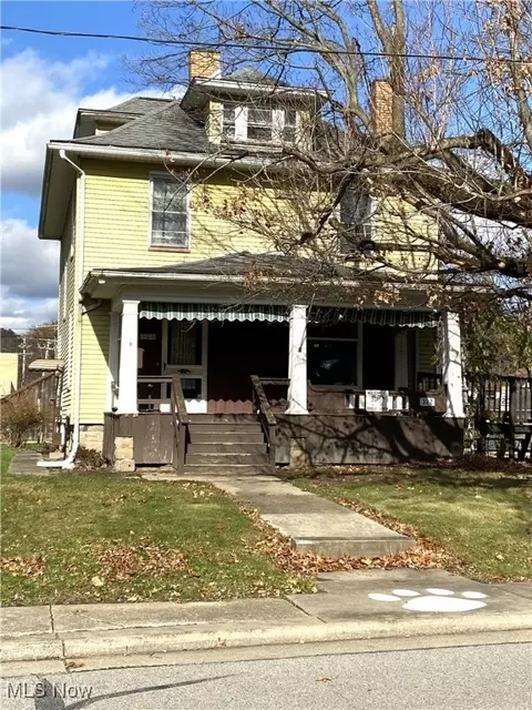 322 W North Ave, East Palestine, OH 44413