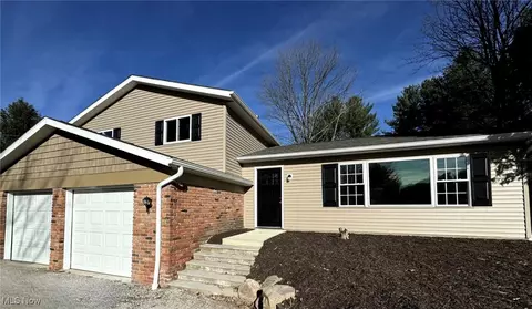 7922 Thornapple Dr, Novelty, OH 44072