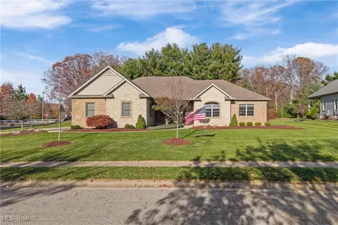 5682 Great Court Cir NW, Massillon, OH 44646