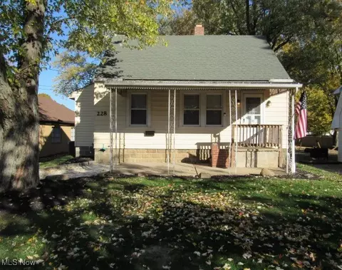 228 W Good Ave, Wadsworth, OH 44281