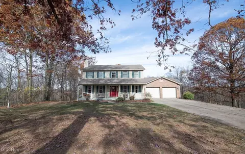 5316 Green Ridge Rd SE, New Philadelphia, OH 44663