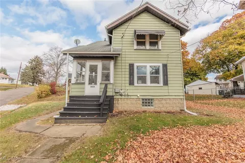 2814 Nesmith Lake Blvd, Akron, OH 44314