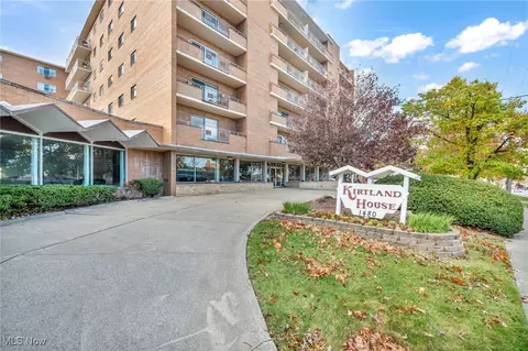 1480 Warren Rd #402, Lakewood, OH 44107