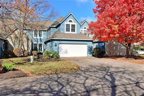 24 Haskell Dr, Bratenahl, OH 44108