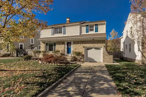 1590 Oakmount Rd, South Euclid, OH 44121