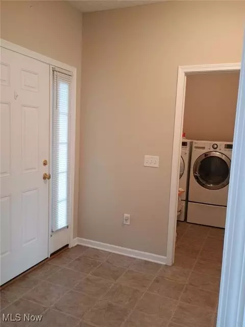 103 Richmond Ct, Elyria, OH 44035 photo 4
