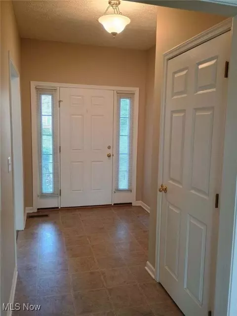 103 Richmond Ct, Elyria, OH 44035 photo 5