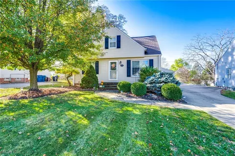 5394 Nan Linn Dr, Willoughby, OH 44094