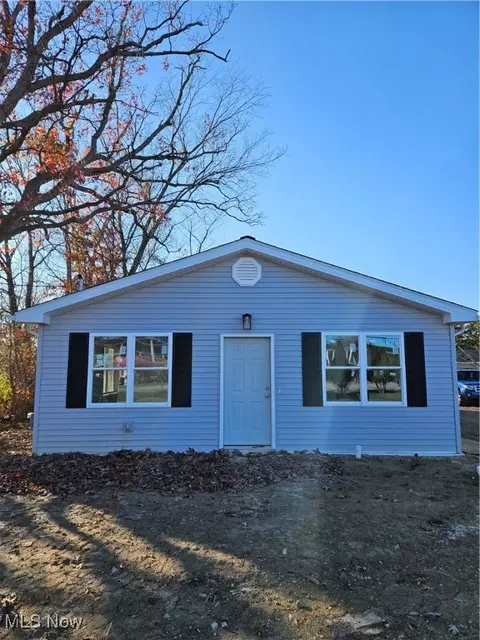 Exterior - 363 Warden Ave, Elyria, OH 44035 photo 3 of 3