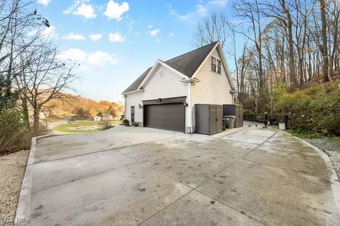 207 W Mohawk Dr, Malvern, OH 44644 photo 5