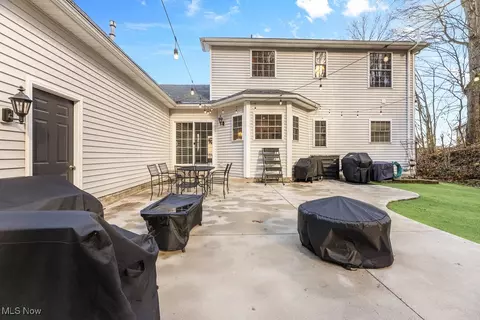 207 W Mohawk Dr, Malvern, OH 44644 photo 8