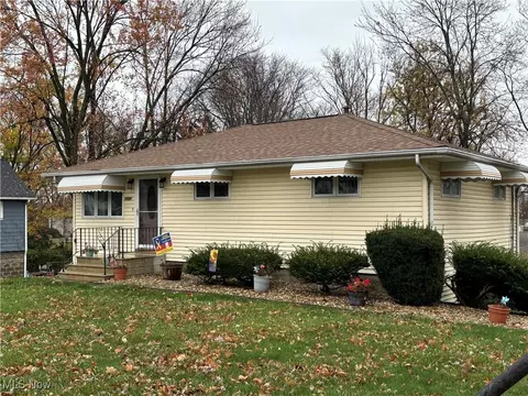 1727 Lake Ave, Elyria, OH 44035