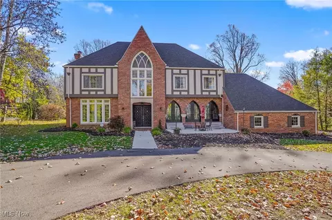 2070 Ridgewood Rd, Akron, OH 44313