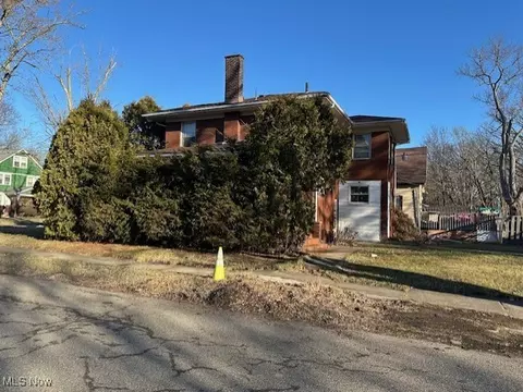 3135 Idlewood Ave, Youngstown, OH 44511