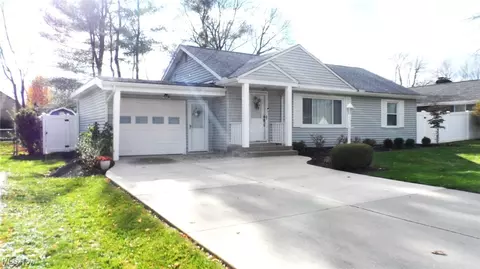2542 Carson Rd, Fairlawn, OH 44333