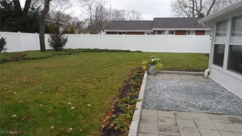 Exterior - 2542 Carson Rd, Fairlawn, OH 44333 photo 5 of 7