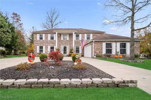 19742 Cottonwood Trl, Strongsville, OH 44136