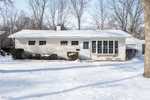 43 Circle Dr, Medina, OH 44256