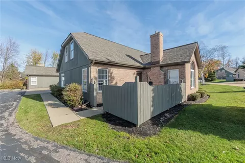 8050 Harbor Creek Dr #1803, Mentor On The Lake, OH 44060