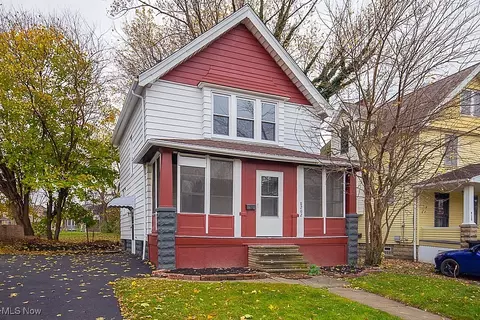 8202 Laumar Ave, Cleveland, OH 44105