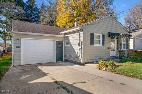 128 Stratford Ave, Wadsworth, OH 44281