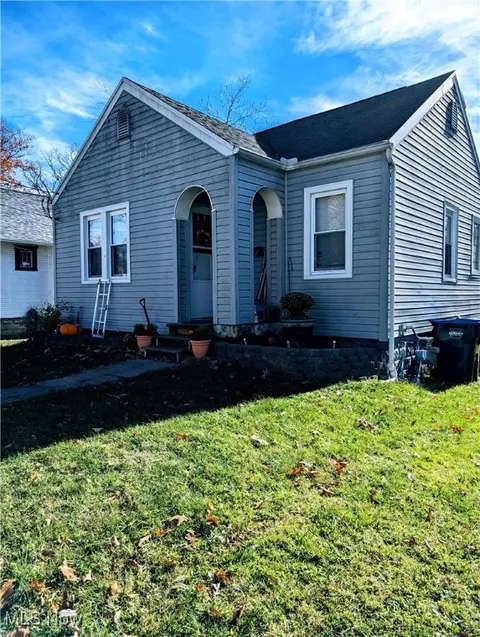 420 Sunkel Ave, Zanesville, OH 43701