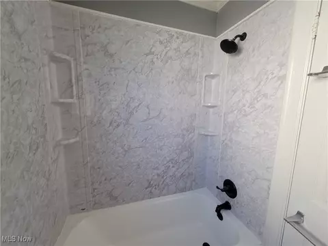 406 Cambridge Ave, Elyria, OH 44035 photo 7